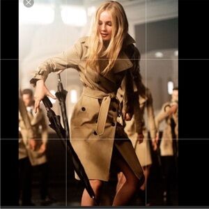 Burberry Prorsum trench coat mint condition size 4US